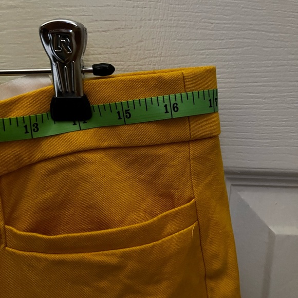 Banana Republic cropped ankle pants. - Picture 2 of 7